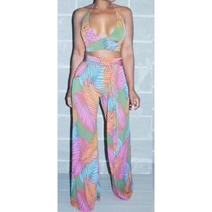 Never Worn: 2 piece pants and top